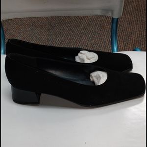 Stuart Weitzman 9 1/2 suede low heels black